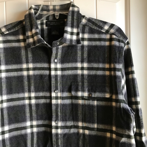 Bloomingdales Button Down Flannel Shirt - Picture 2 of 7