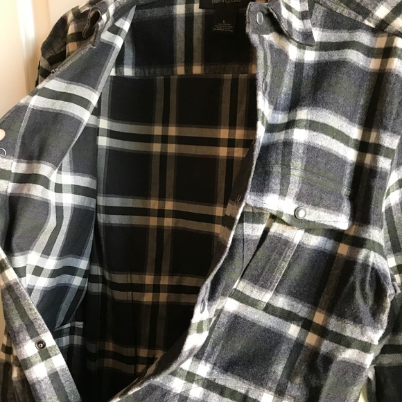 Bloomingdales Button Down Flannel Shirt - Picture 6 of 7
