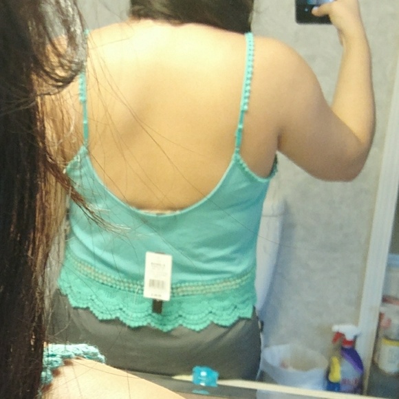 Aqua cropped tank - Picture 6 of 7
