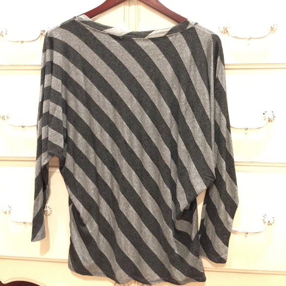 Red Haute Stunning Top, size M - Picture 2 of 3