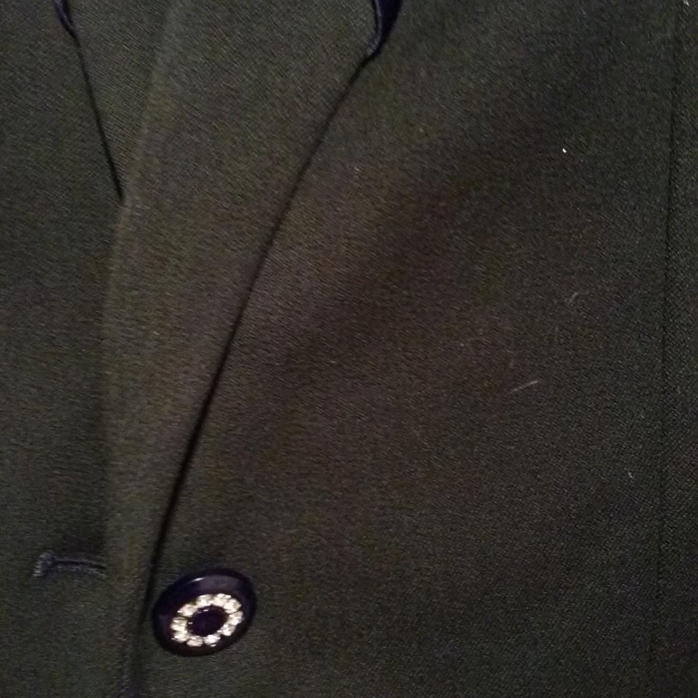 Chic Black Jacket - image 7