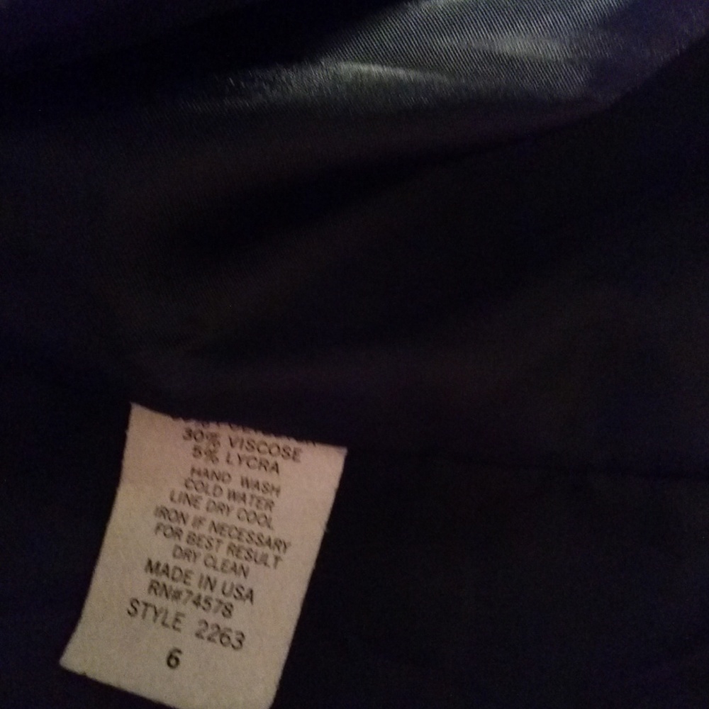 Chic Black Jacket - image 8