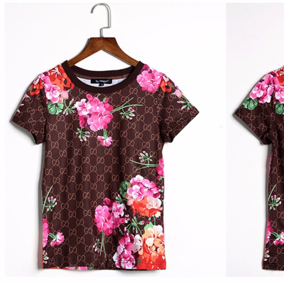 2 Piece  Short Set with Flower Design - Picture 2 of 4