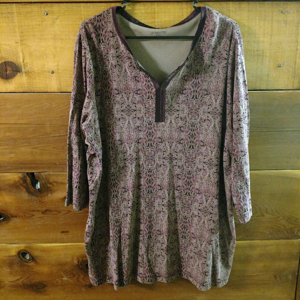 Plus size maroon shirt