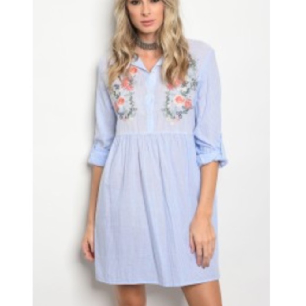 ❤️❤️Embroidered Blue Stripped Top❤️❤️