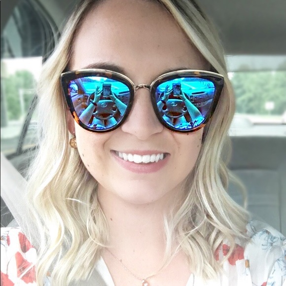 Meet the Posher, Lindsey! - Picture 1 of 1