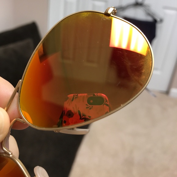 Women’s Aviator Ray Bans - Picture 3 of 4