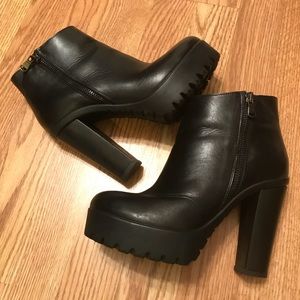 STEVEN-by Steve Madden Black bootie