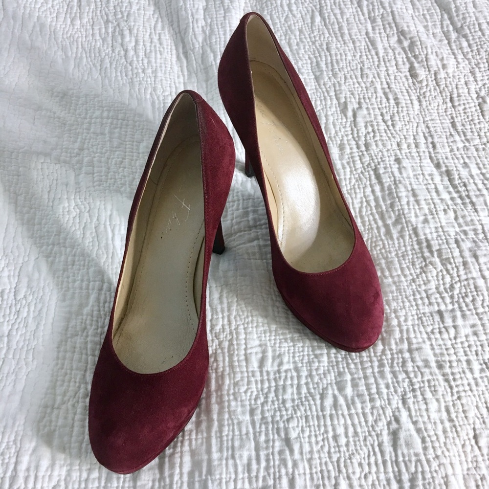 Burgundy suede pumps size 10 heels