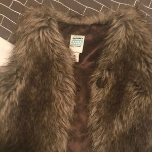 Old Navy size 4t fur vest
