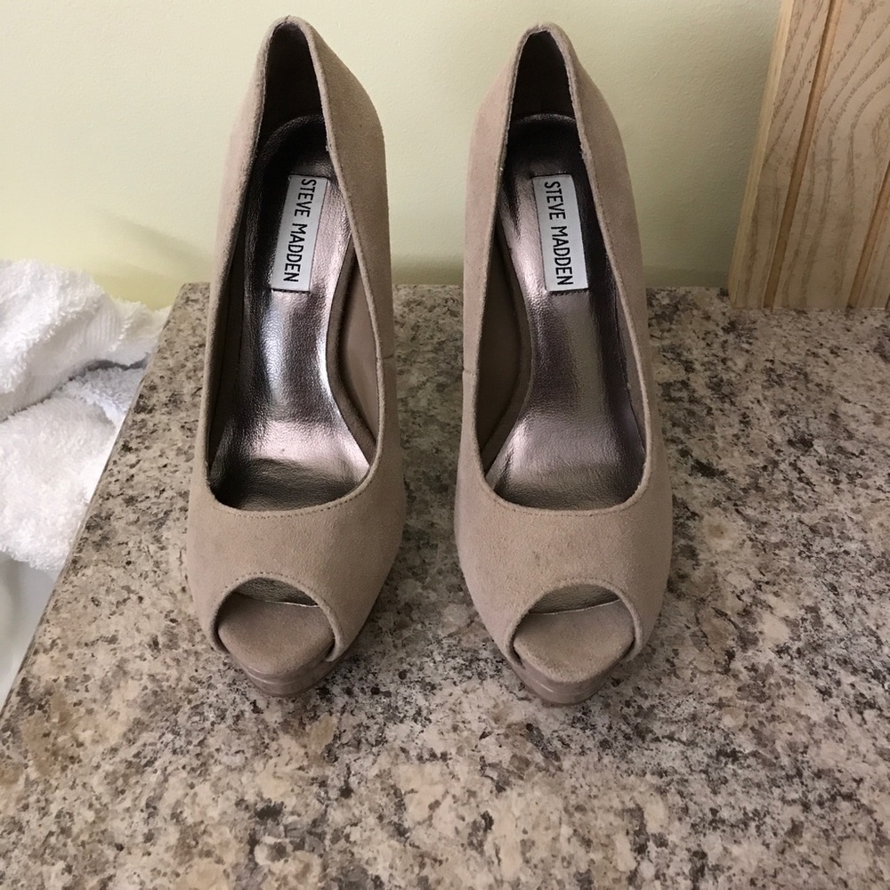 Steve Madden Suede Heels