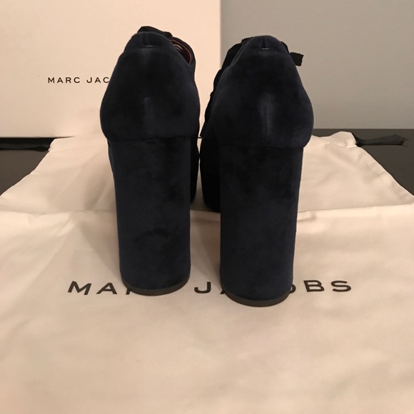 SOLD Marc Jacobs Beth Velvet Oxford Platform Pumps - Picture 5 of 7