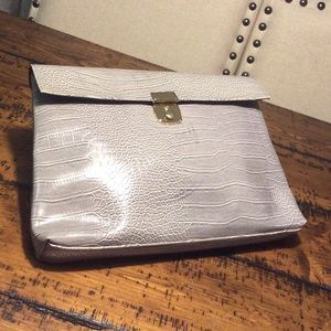 🔥Fierce Faux Crocodile Oversized Clutch💋