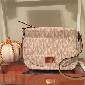 Michael Kors Jet Set Crossbody Authentic