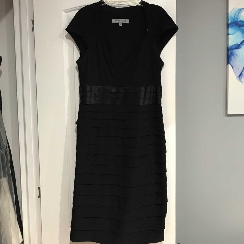 Anne Klein Black dress size 6