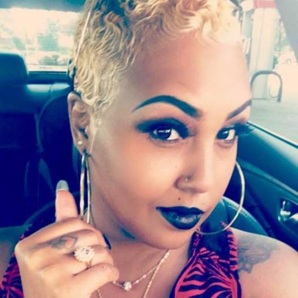 Meet your Posher, Lacey - Picture 1 of 1