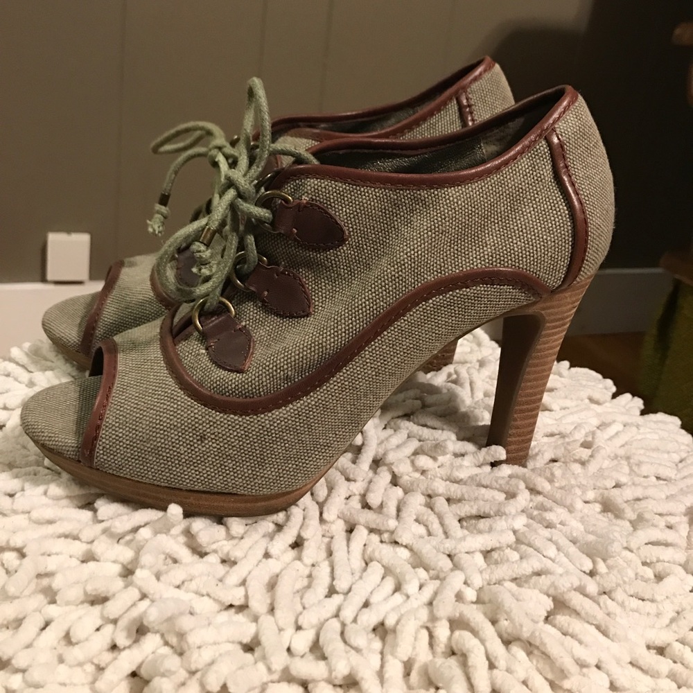 ❤️Well loved! Banana Republic shoes