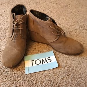 TOMS Taupe Suede Desert Wedges
