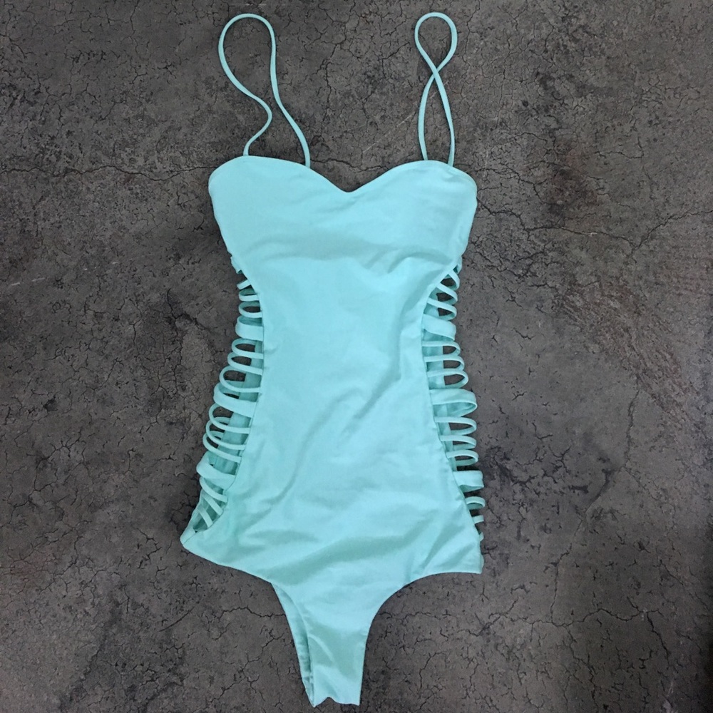 Issa de Mar Sanna One Piece