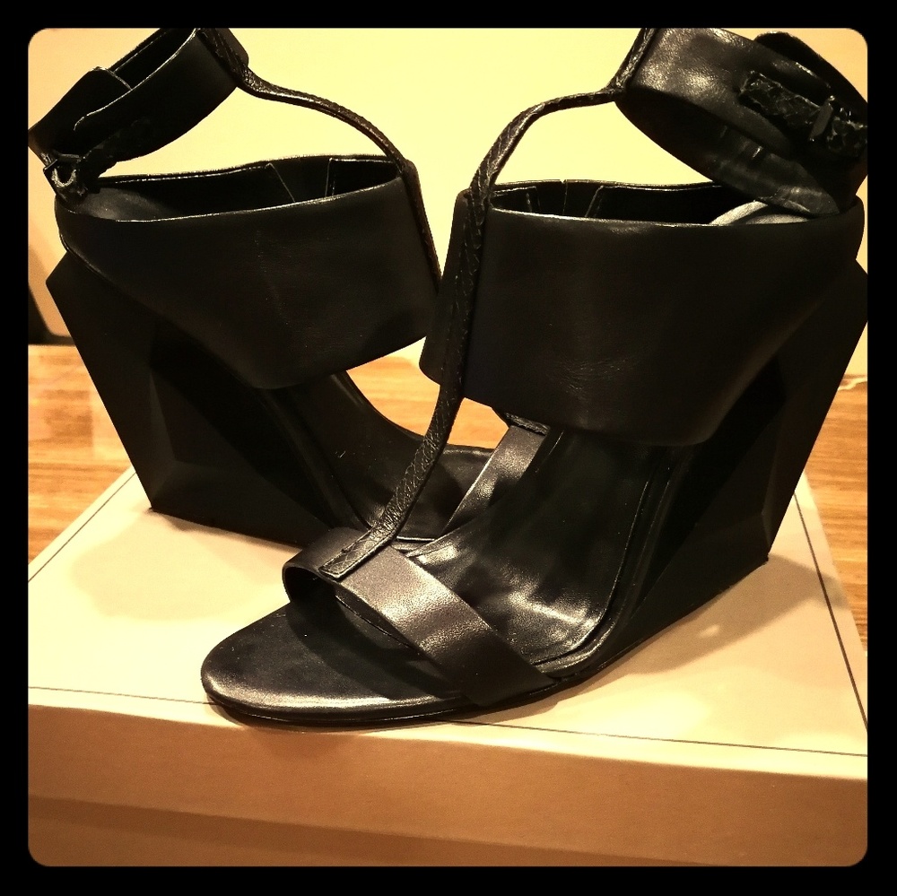 BCBGMaxAzria Noella Black Wedge Size 9.5