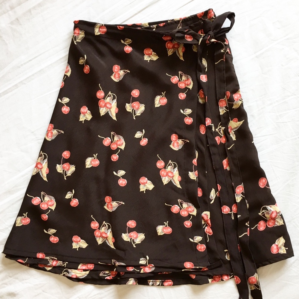 BNWT brown cherry print Genevieve wrap skirt