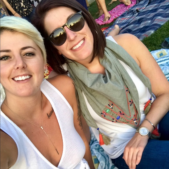 Meet your Posher, Brianna - Picture 5 of 5