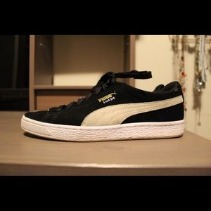 Women’s Black Puma Sneakers