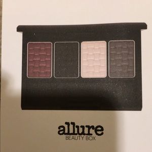 DOUCCE freematic eyeshadow palette