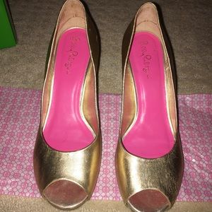 Gold wedges! Negotiable so make an offer! :)