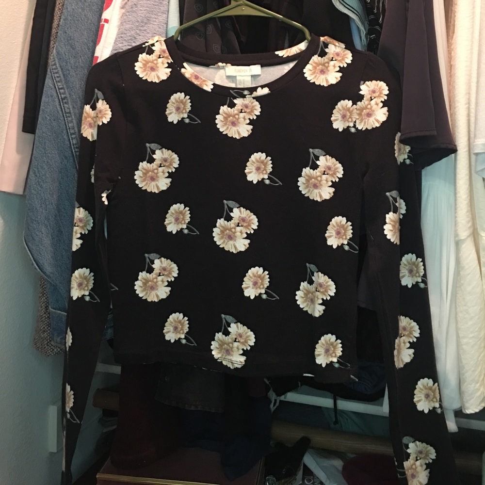 NWOT Floral crop top ✨