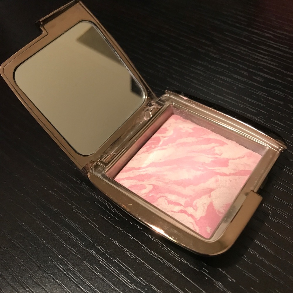 Hourglass Ambient Lighting Blush