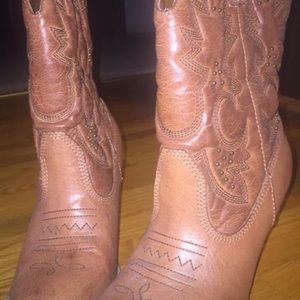 High heel cowboy boots