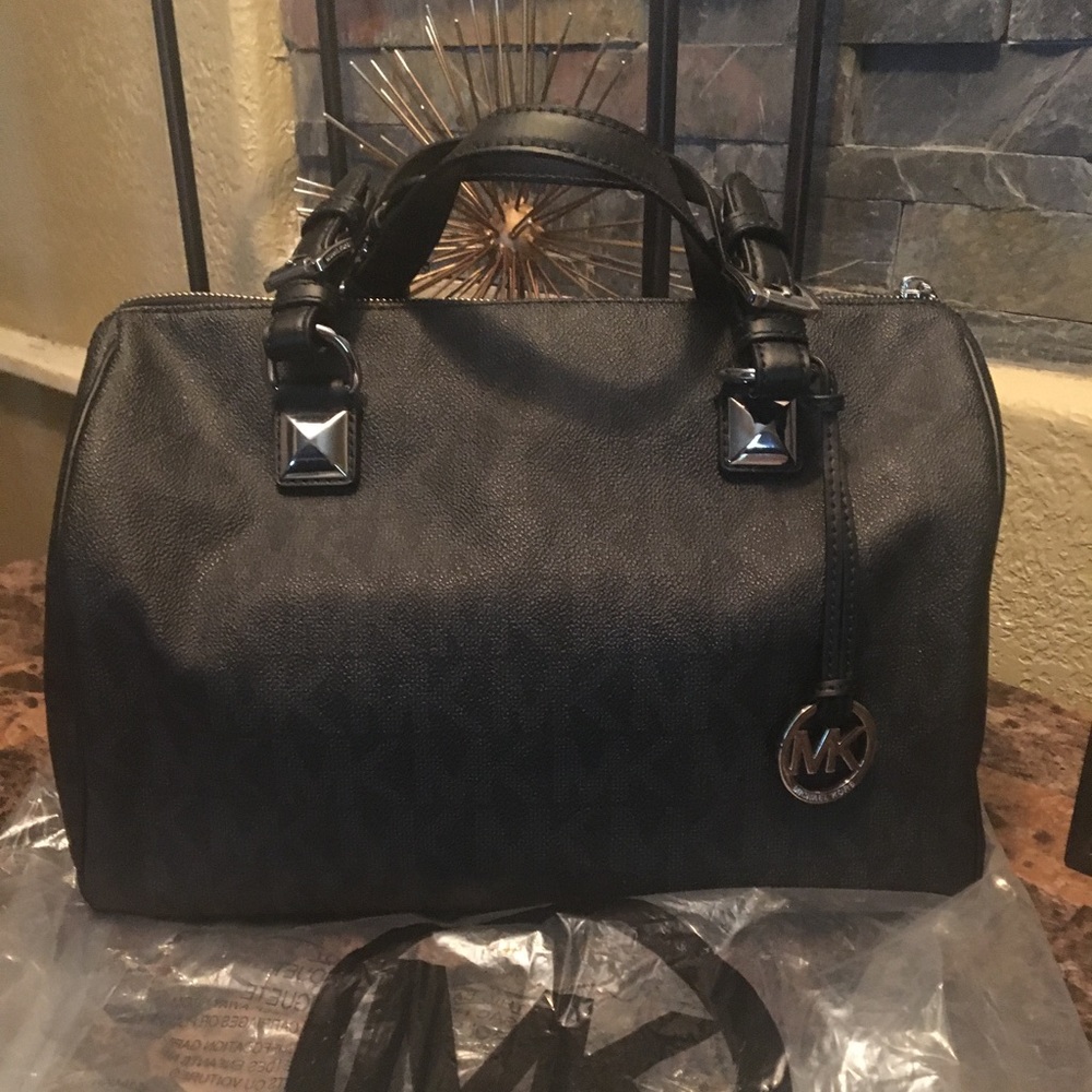 Michael Kors Like new Satchel