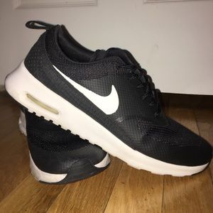 Nike Air Max Thea Running Shoes Black/White Sz 8.5