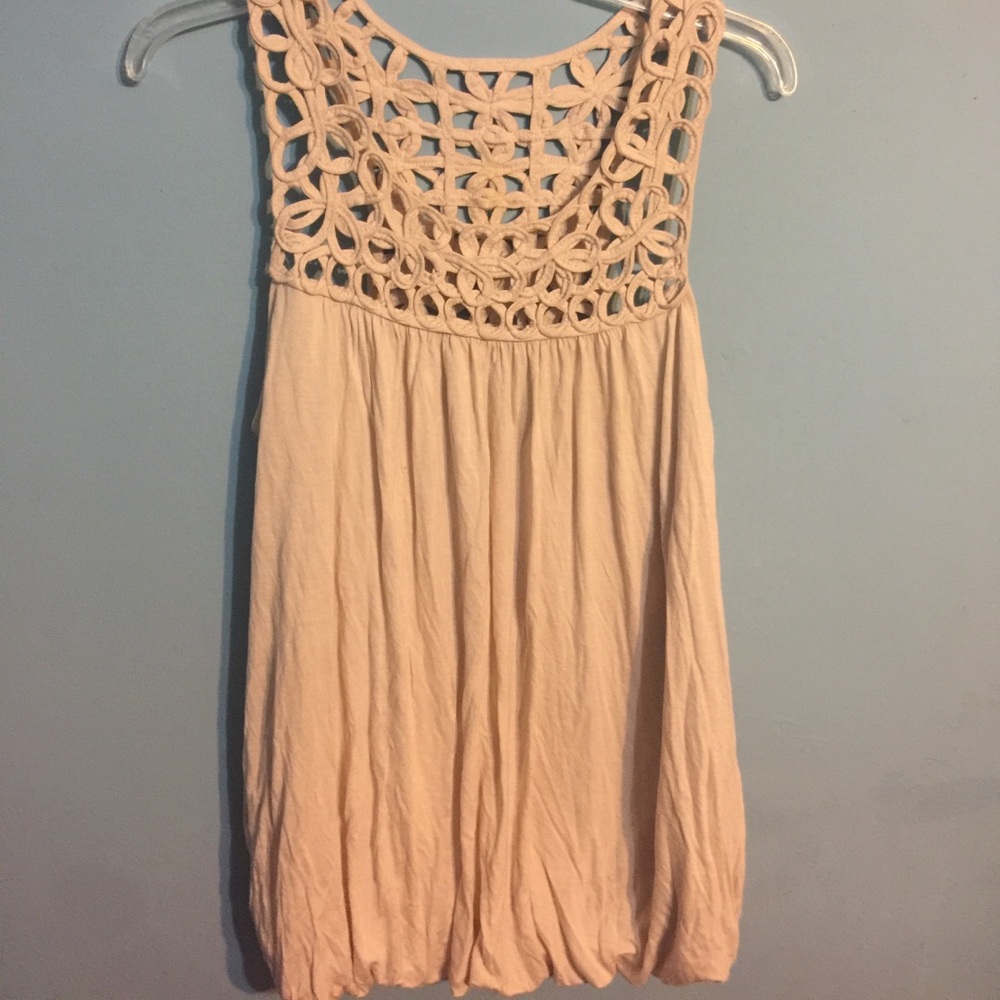 Sleeveless shirt with pockets!