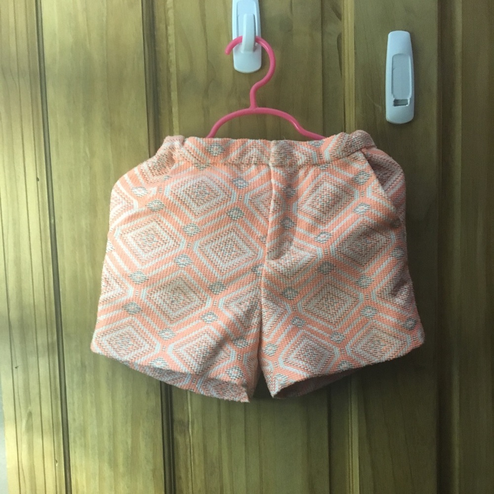 Woven Printed H&M shorts for little girls🌸