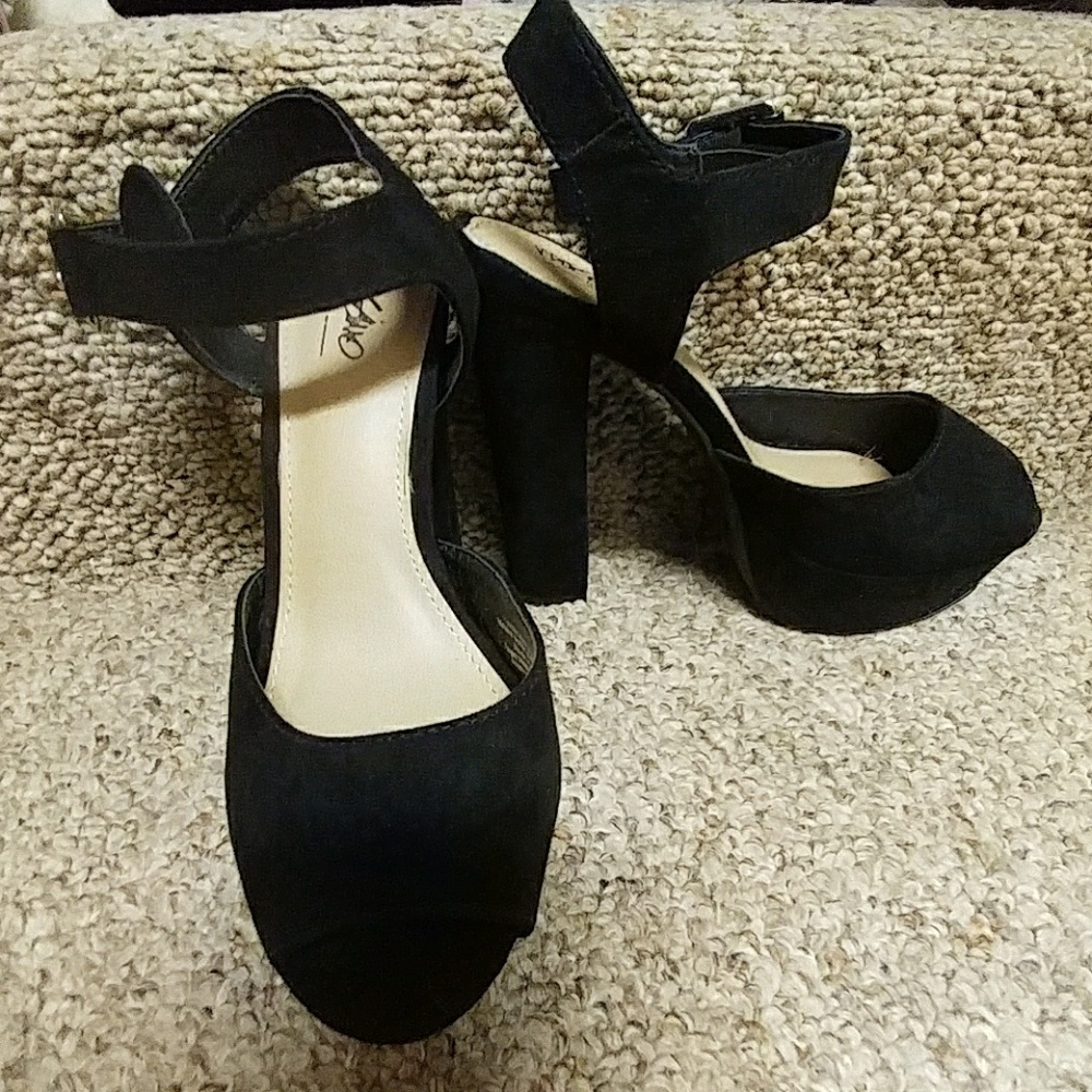 Mossimo Black Platform Heels