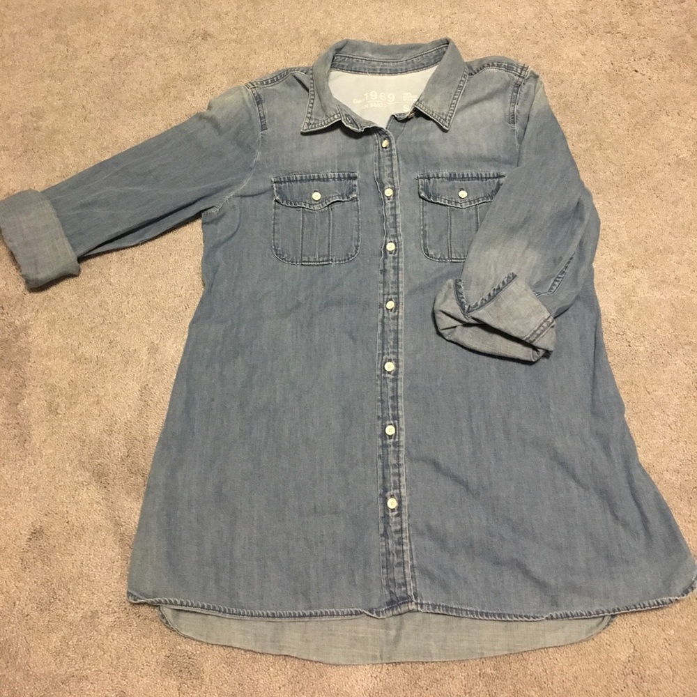 Women's Denim Gap button down shirt