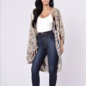 SOLD - Fashion Nova Optical Illusion Kimono