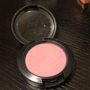 Mac Blush in Full of Joy- powder
