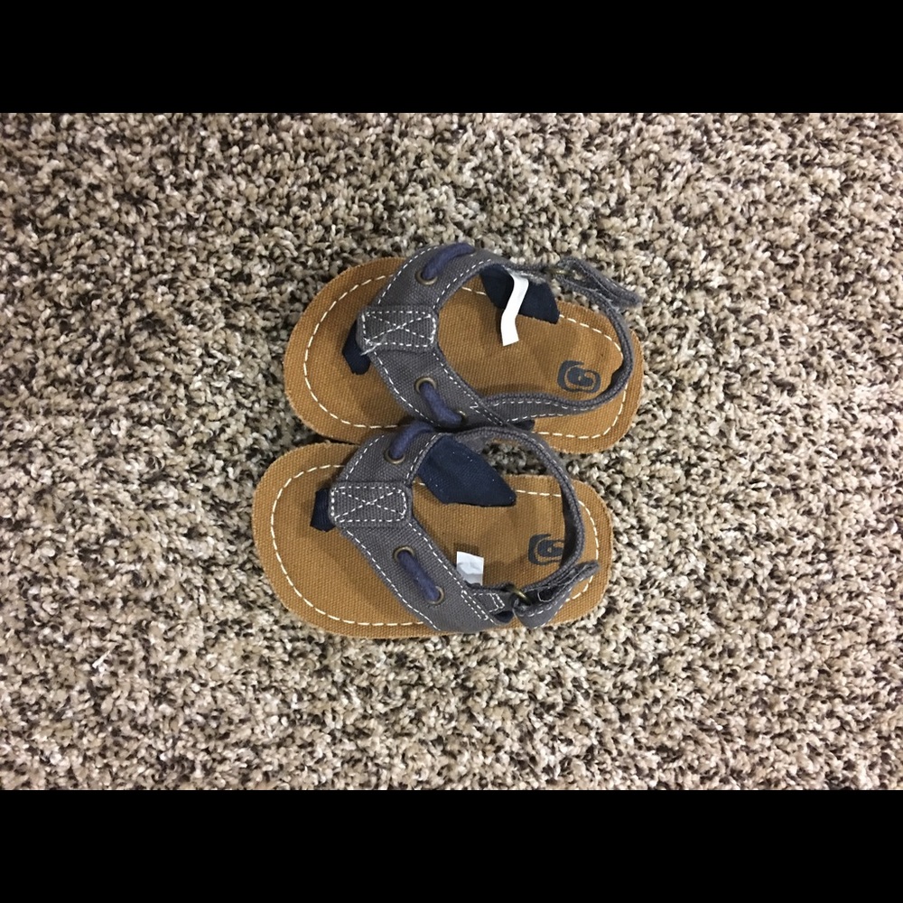 Little boys flip flops size 4 tag says size 4-5