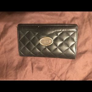 D&G wallet