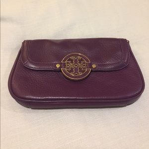 Amanda Cross body bag by Tory Burch