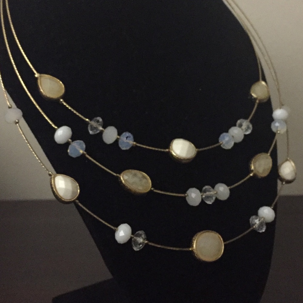 💖NWT Gorgeous gold ish necklace! 💐💖
