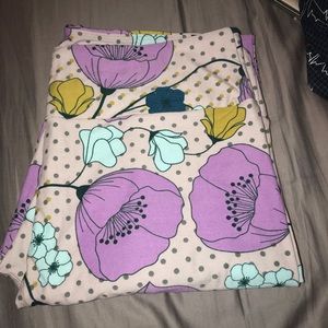 LulaRoe TC Leggings. Grey background Floral Print.