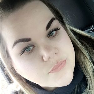 Meet your Posher, Cortney