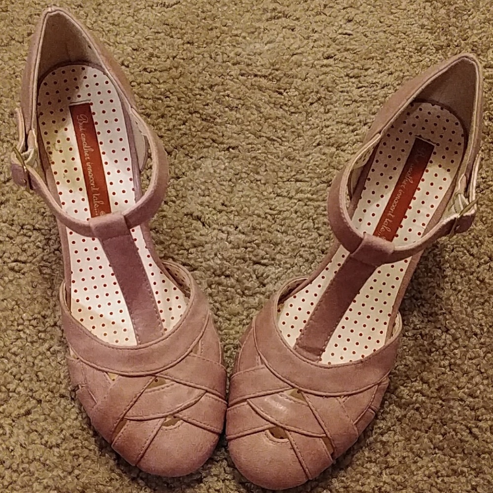 Orchid Vintage T-Strap Heels