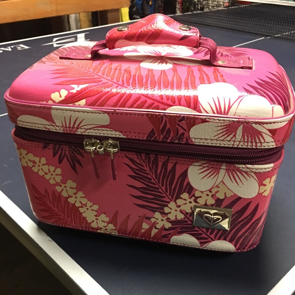 Roxy Travel makeup case