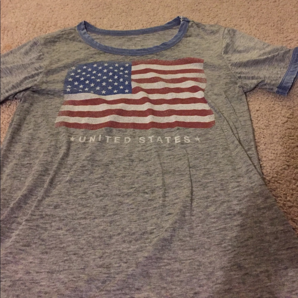 Tshirt - Picture 2 of 3