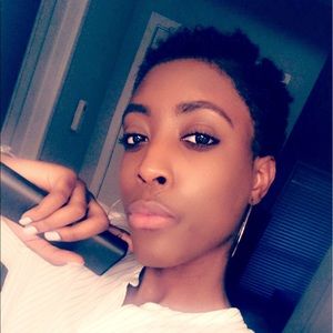 Meet your Posher, Monette